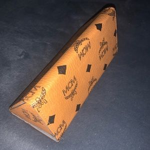 MCM Unisex Metal Brow Bar Aviator Sunglasses